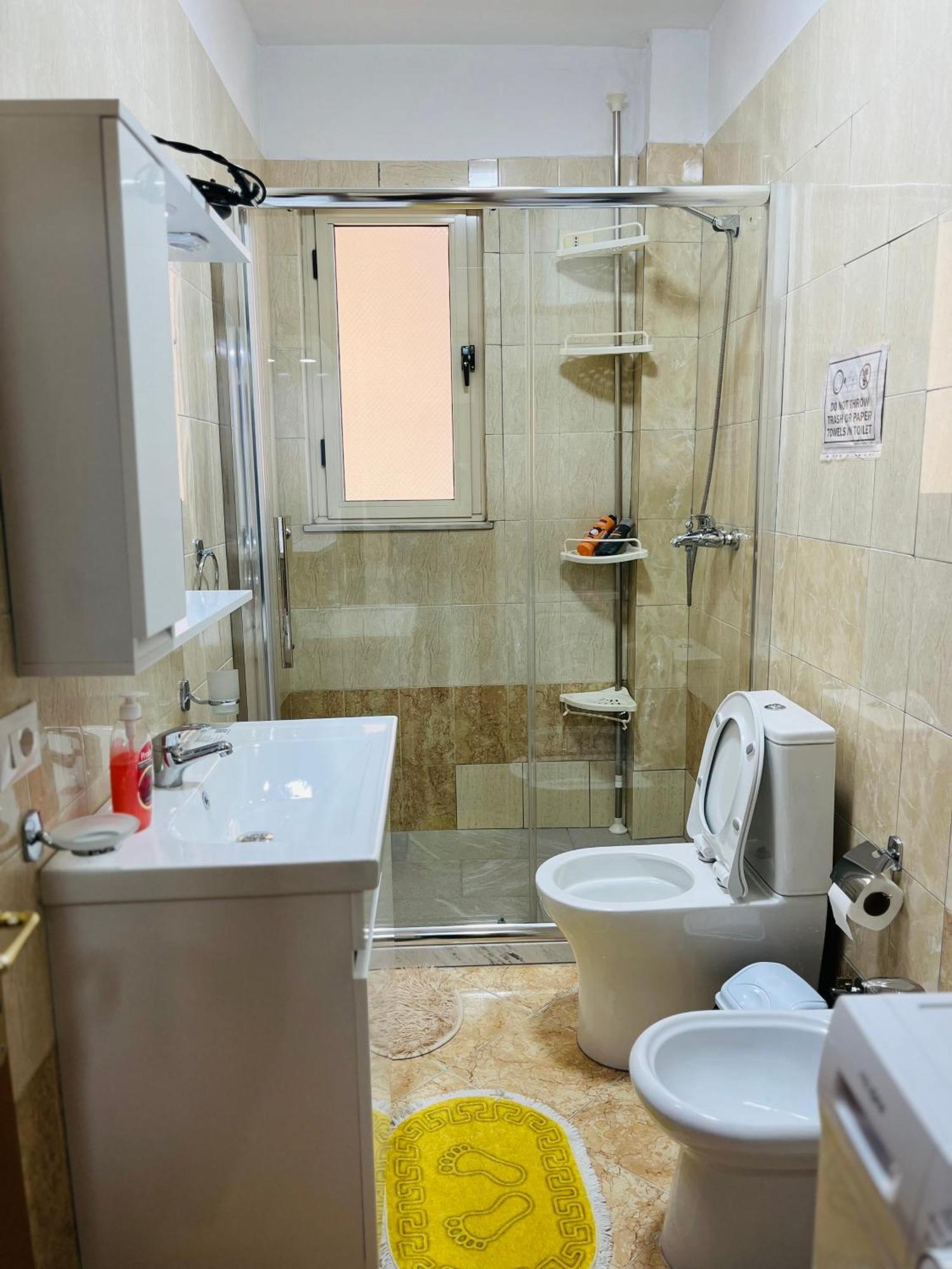 Albis 1 * Tirana